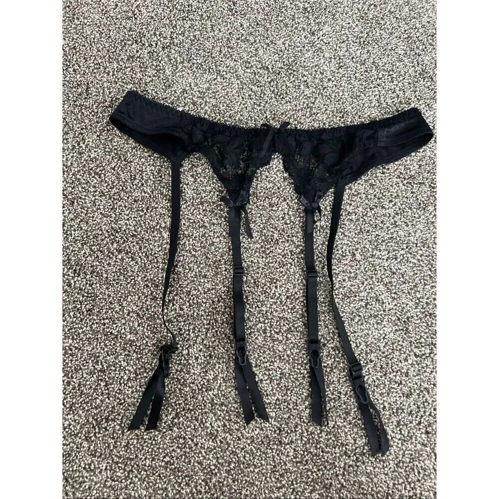 Black Lace Garter Belt with Satin Bows size medium